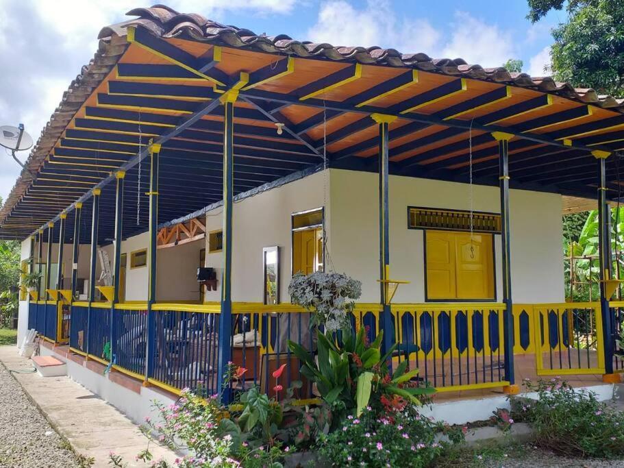 Casa Finca Villa Luz A 800 Mts Del Parque Del Cafe Монтенегро Экстерьер фото