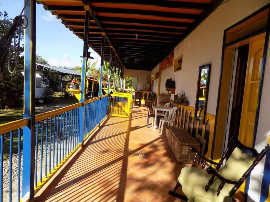 Casa Finca Villa Luz A 800 Mts Del Parque Del Cafe Монтенегро Экстерьер фото