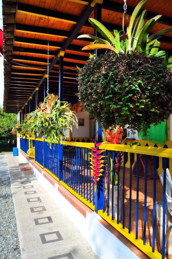 Casa Finca Villa Luz A 800 Mts Del Parque Del Cafe Монтенегро Экстерьер фото